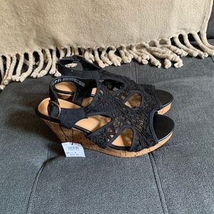 American Eagle Lace Wedges